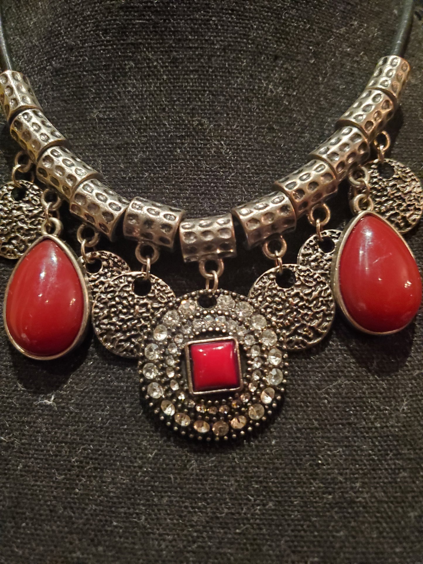 Vintage Premier Design Statement Necklace Red Resin & Hand Hammered  Metal. Lot# 121.