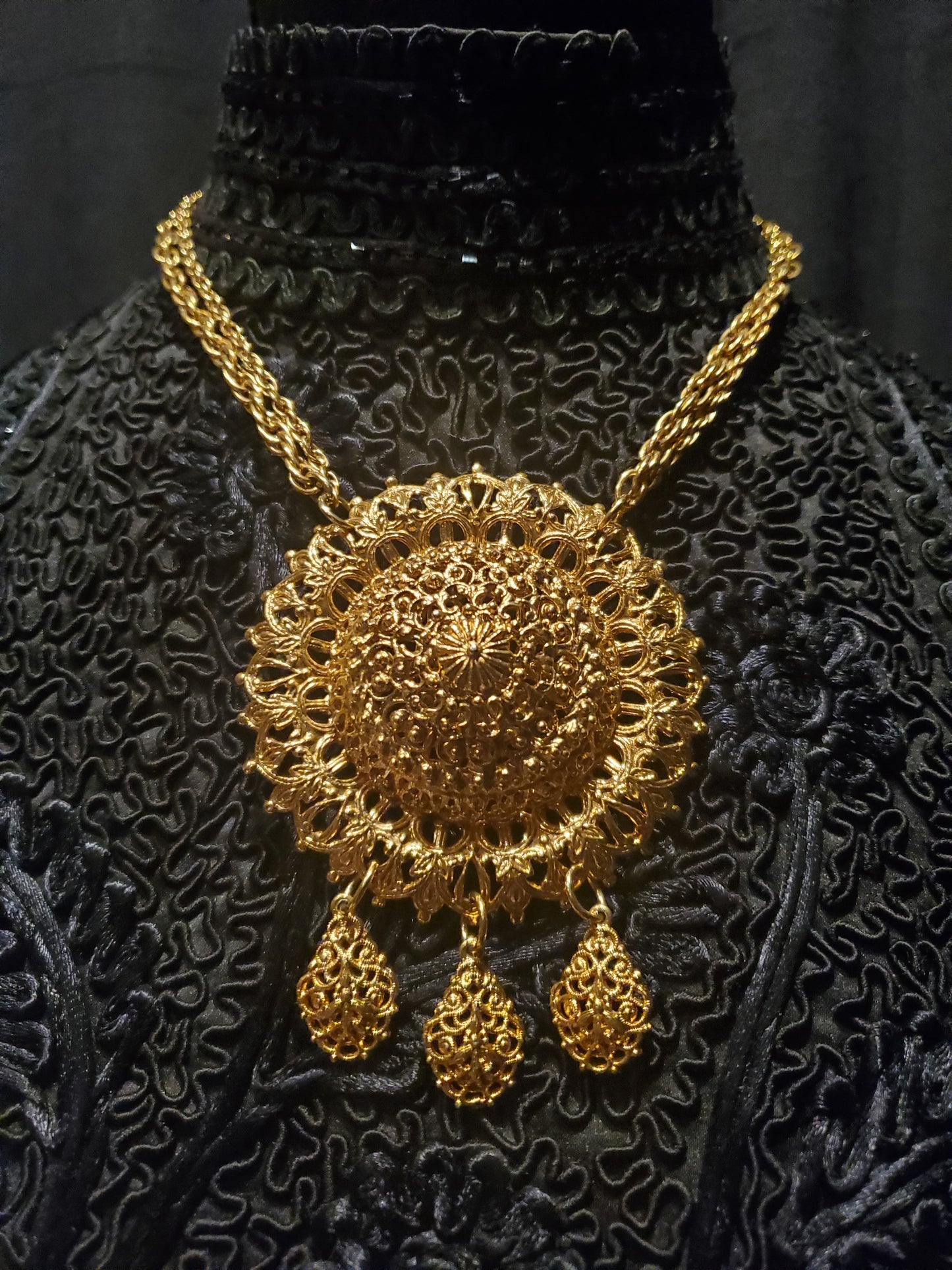 Vintage Filigree Medallion Necklace, Gold Tone Statement Piece.