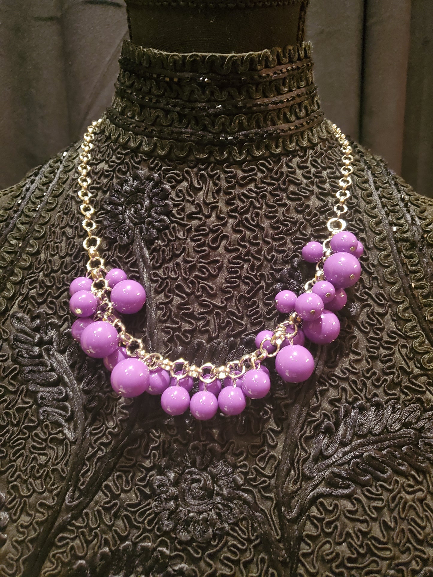 Vintage Paparazzi, "Walk This Broadway". Purple Acrylic Beaded Bubble Necklace. Lot# 122