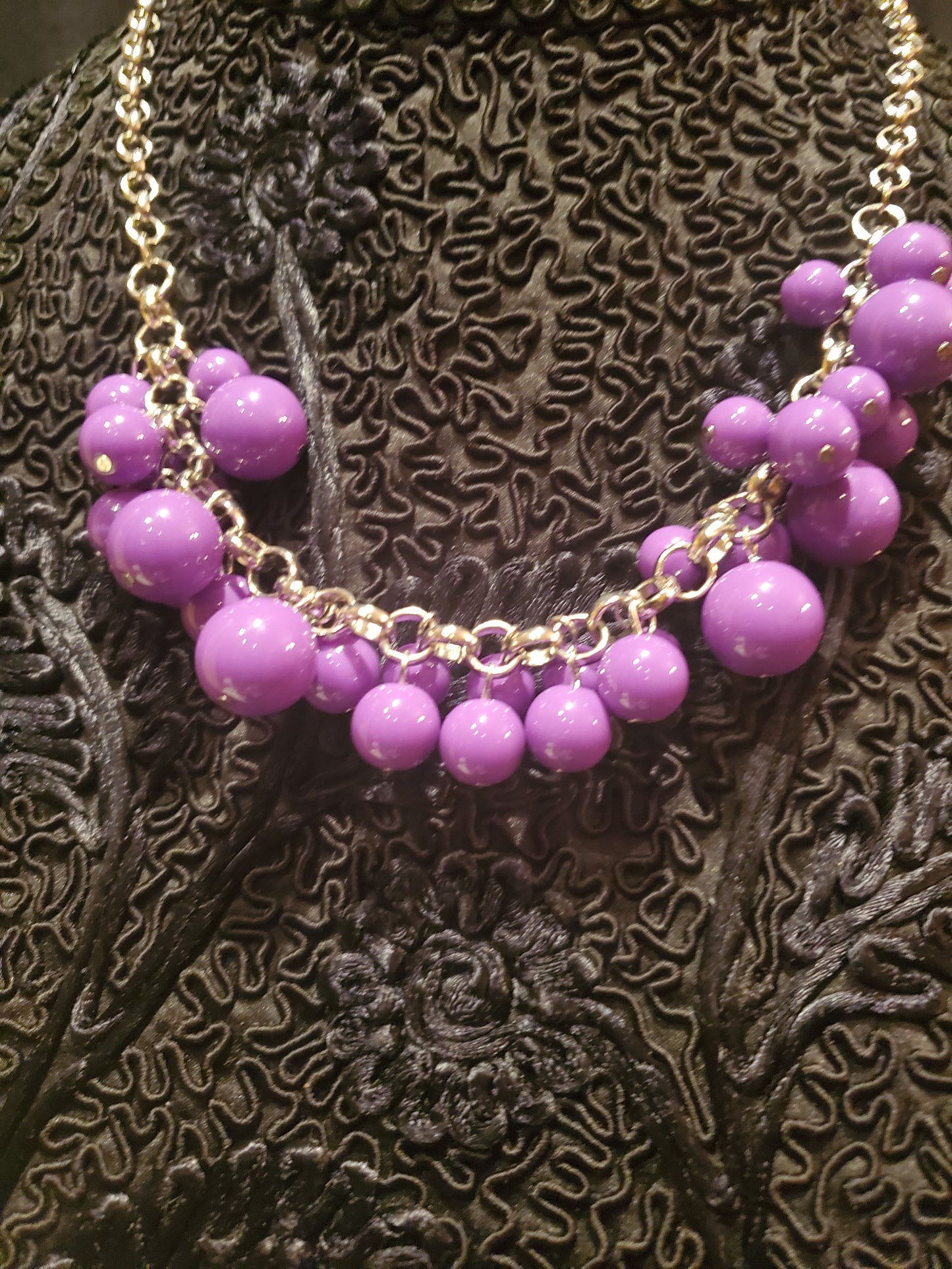 Vintage Paparazzi, "Walk This Broadway". Purple Acrylic Beaded Bubble Necklace. Lot# 122