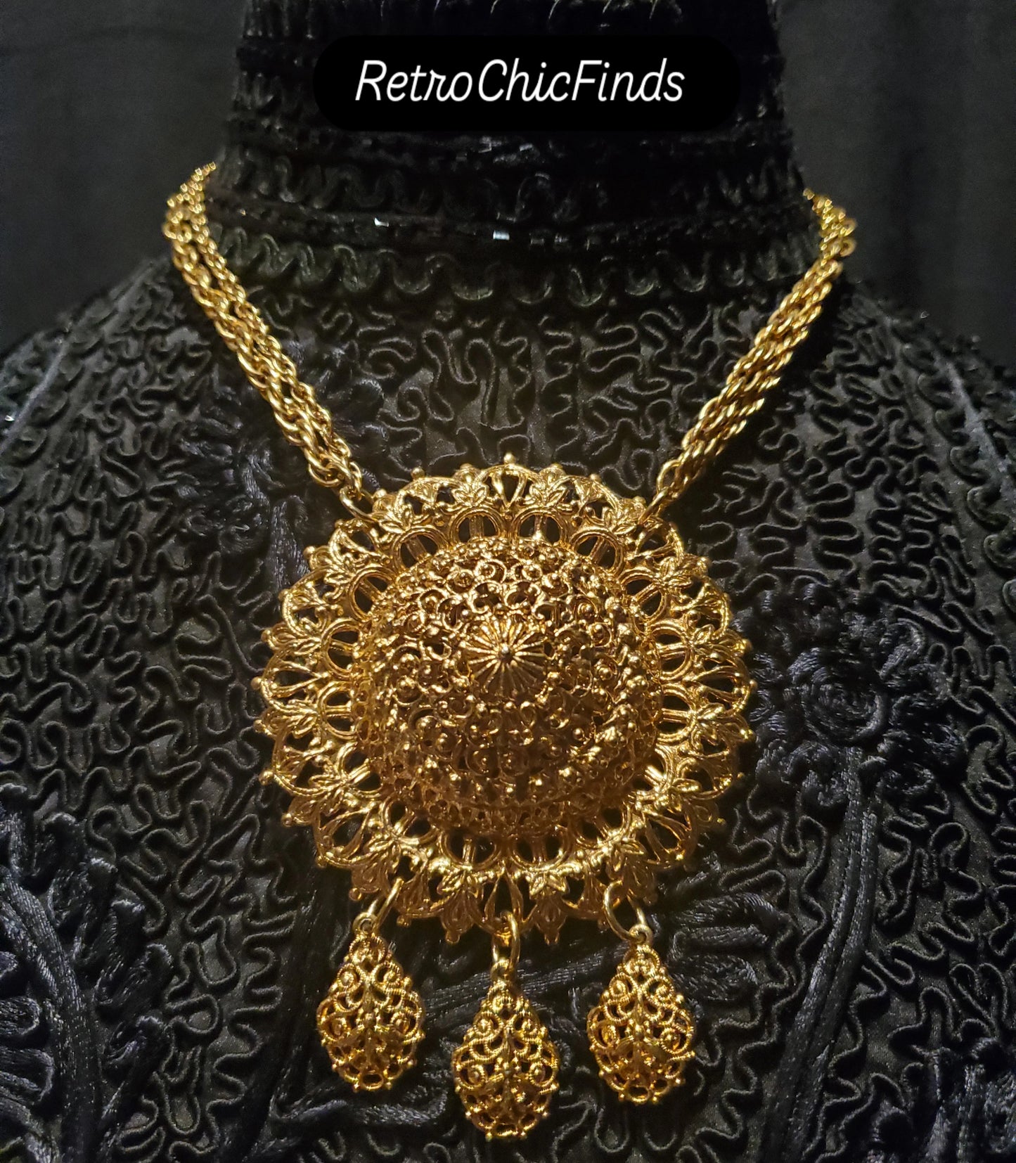 Vintage Filigree Medallion Necklace, Gold Tone Statement Piece.