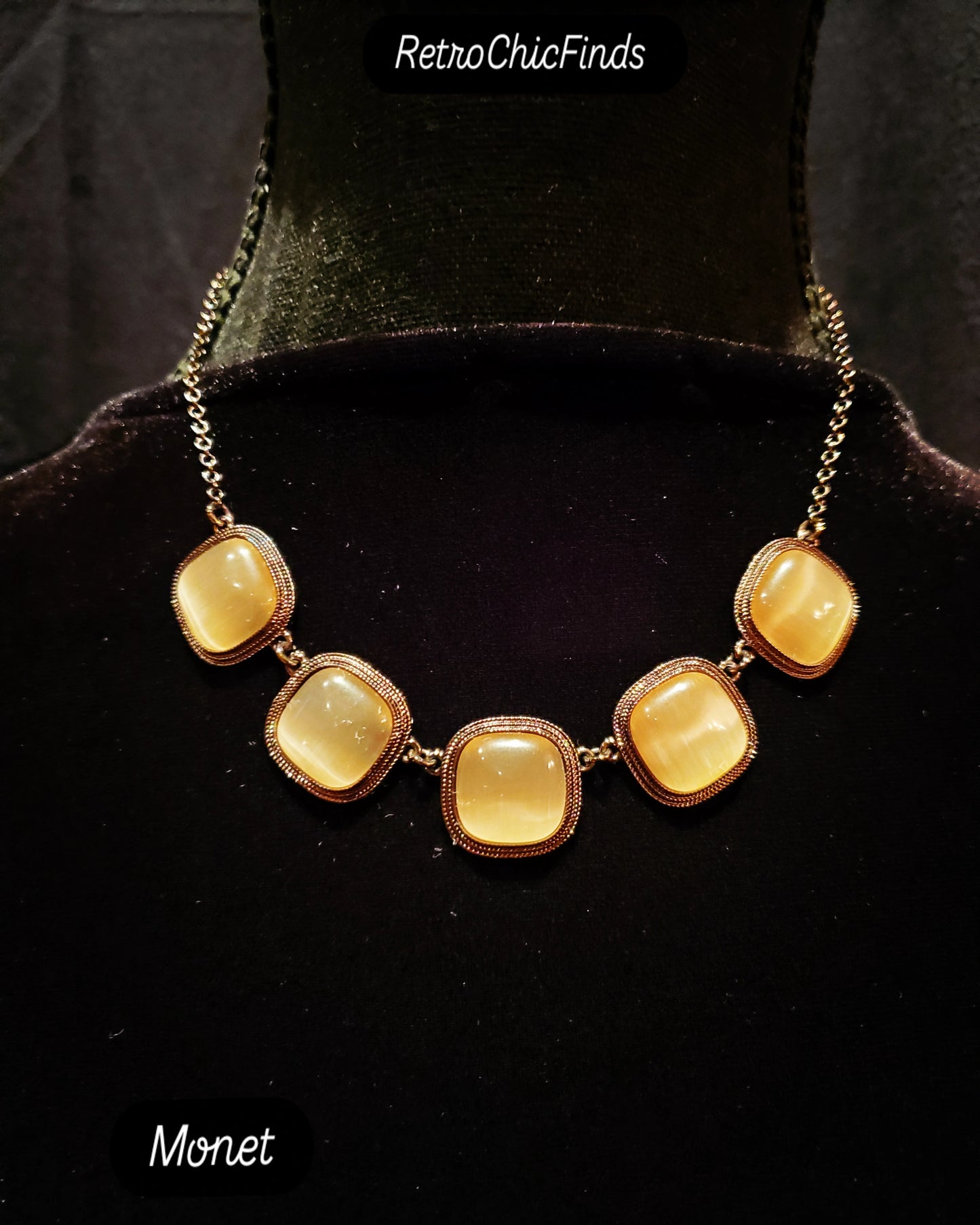 Monet, Yellow stone Necklace. Lot# 331